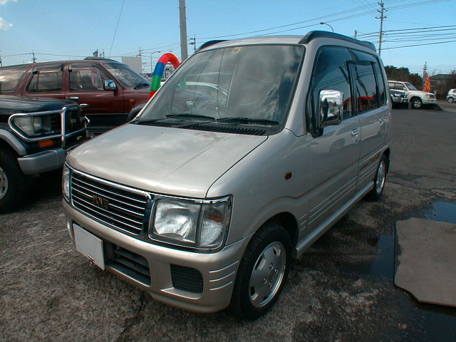 Автомобиль Daihatsu Move