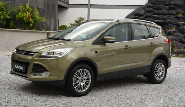 Автомобиль Ford Kuga имеет неброский для внедорожника внешний вид