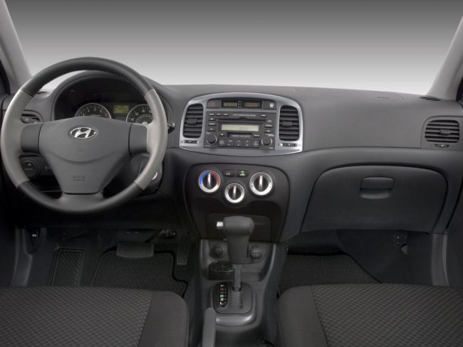 Hyundai accent салон