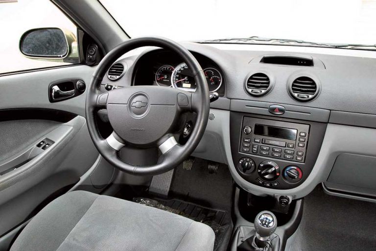 Kia spectra салон