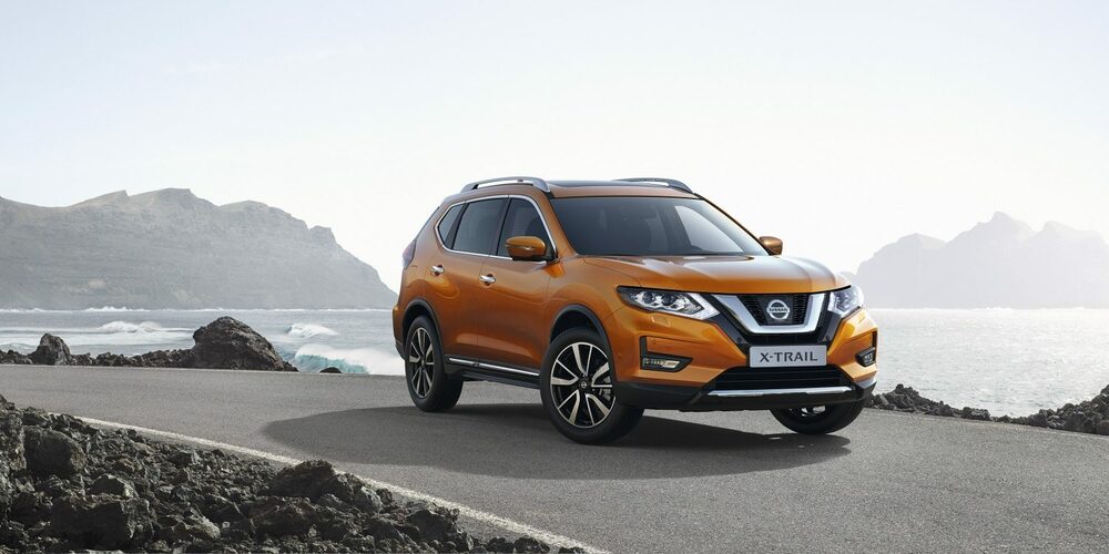 Оранжевый Nissan X-Trail