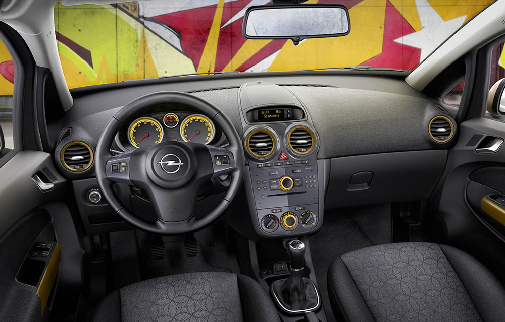 Opel Corsa внутри
