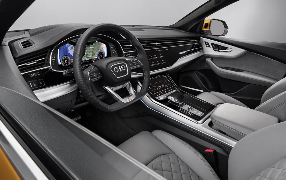 Audi Q8 внутри