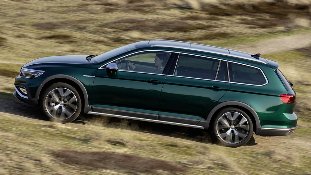 Универсал Volkswagen Passat Alltrack на бездорожье Volkswagen Passat Alltrack на бездорожье