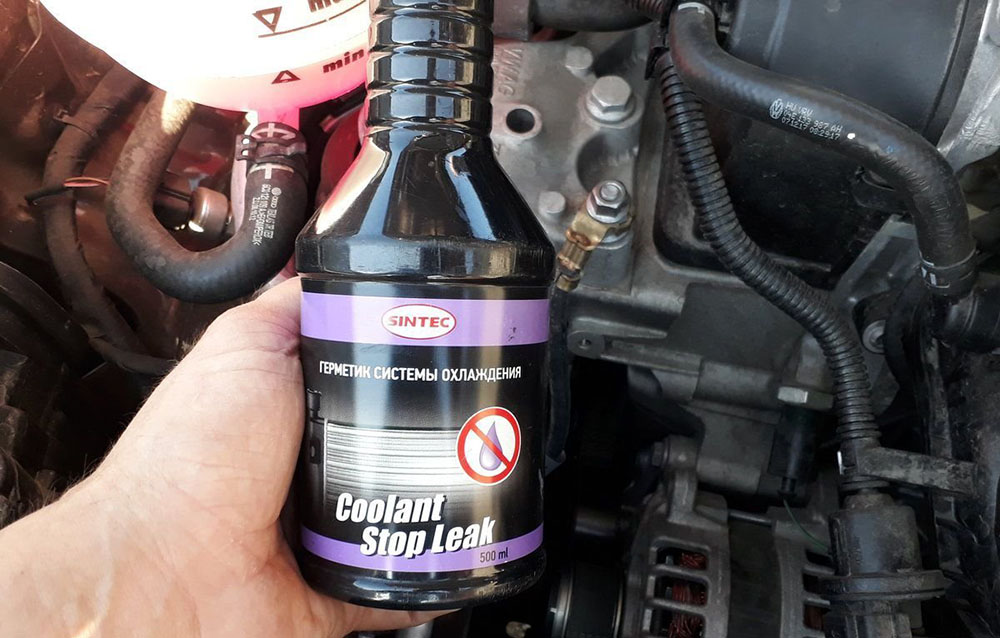 Sintec Coolant Stop Leak для системы охлаждения автомобиля