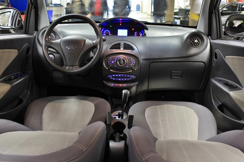 Салон Chery Indis