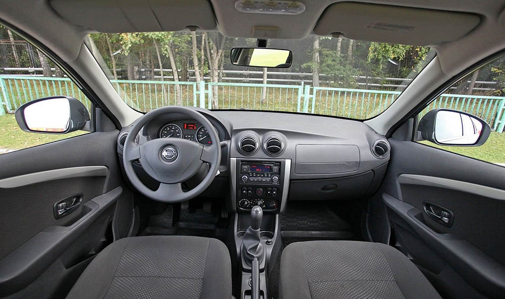 Салон Nissan Almera III (G15)