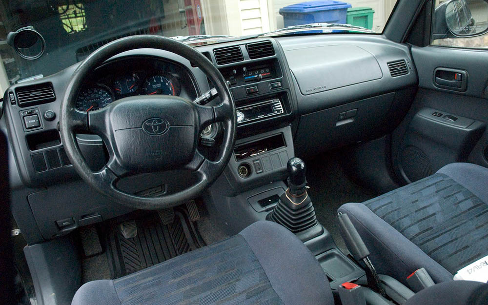 Салон Toyota RAV4 I