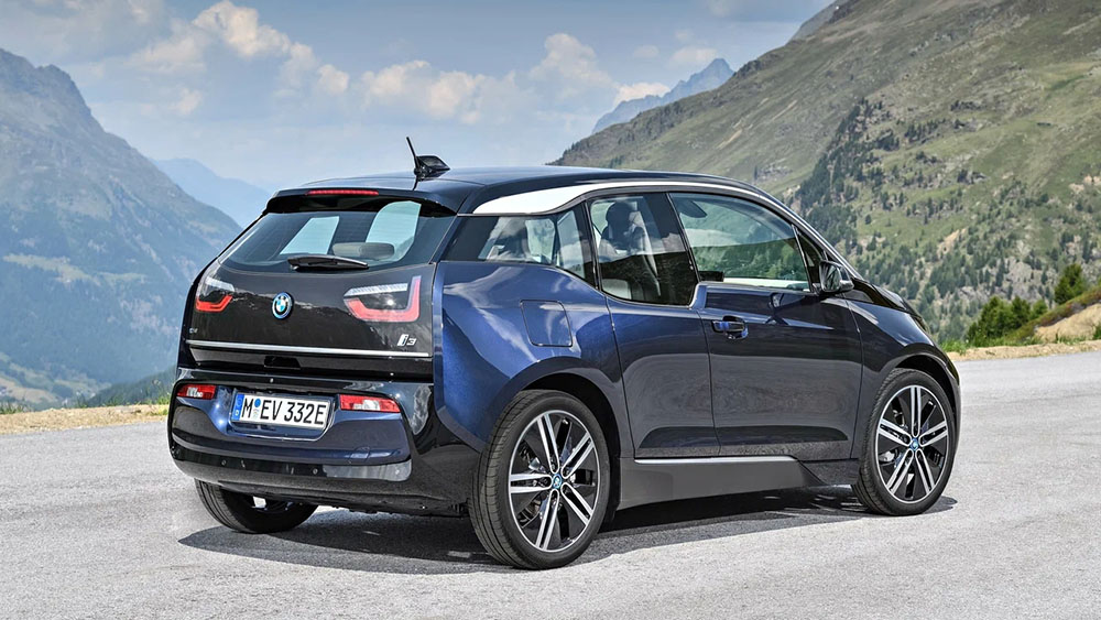 Сзади BMW i3